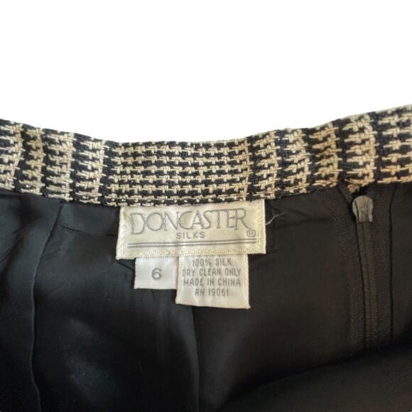 Quiet luxury houndstooth silk skirt Doncaster lined classic Size 6 - Picture 3 of 8